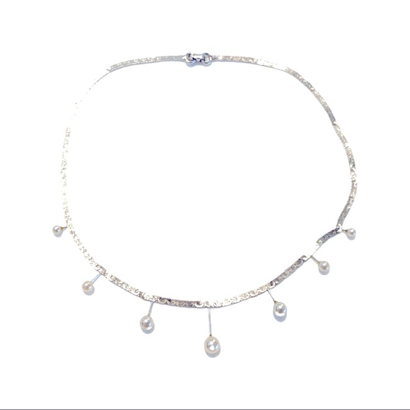 Delicate Vintage Faux Pearl Necklace - Picture 5 of 5